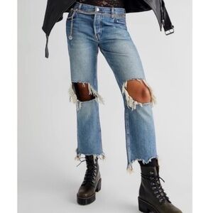 FP We The Free Maggie Mid Rise Straight Leg Jean Cropped Chewed Hem Sz 26 Cotton